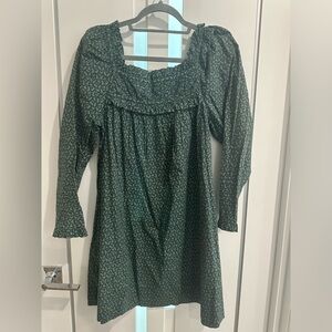 Doen dress size small. No flaws.